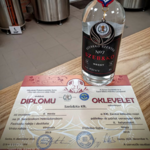 Szeb&Ko meggy pálinka (0.7 l) [45%]